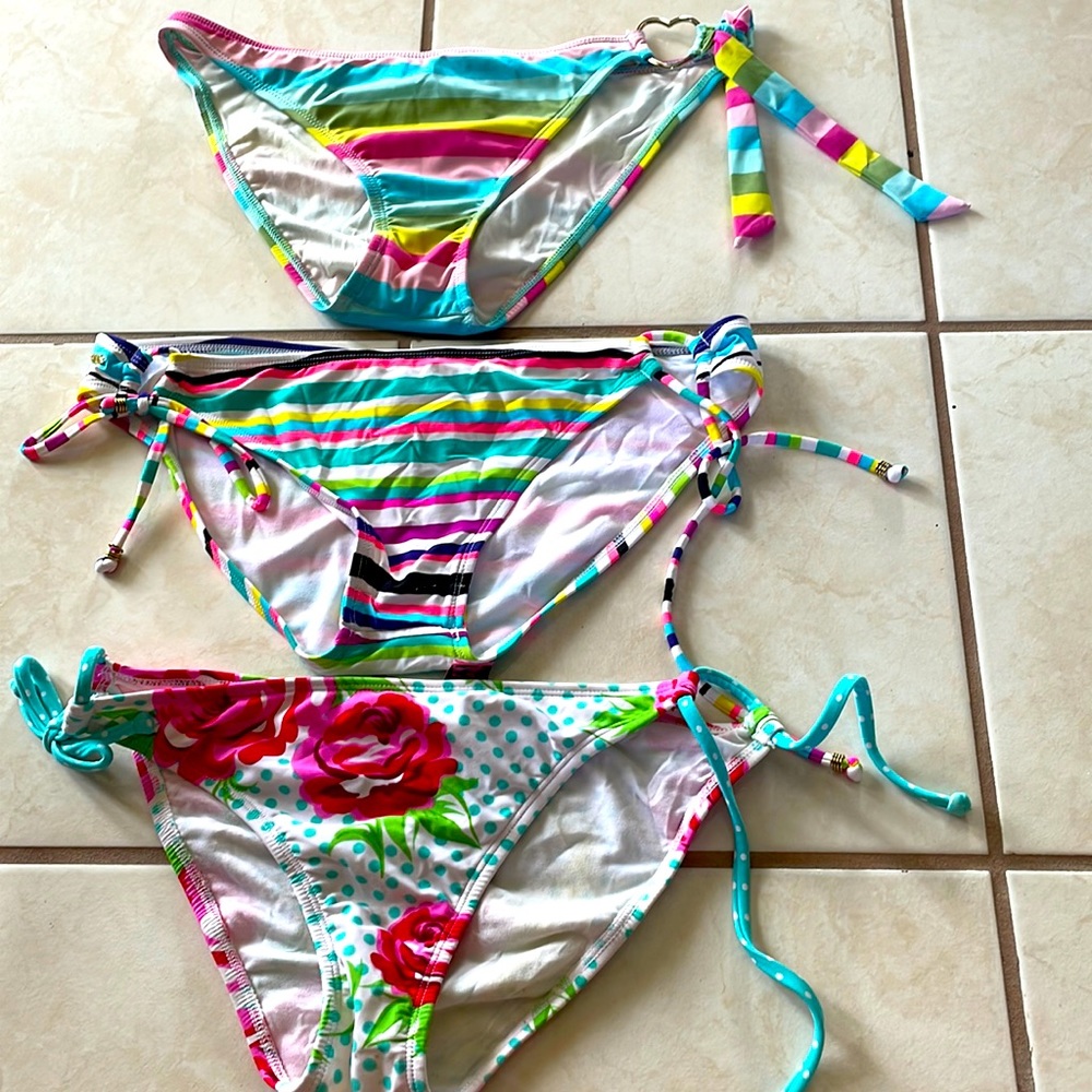Three medium bikini bottoms hardly worn